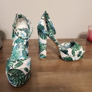 Aldo sandals sz 5